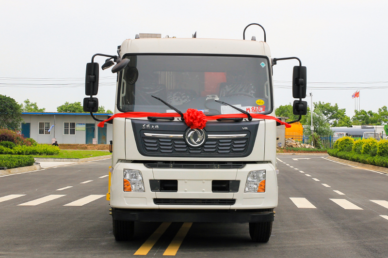 東風天錦壓縮式垃圾車（14方  18方）