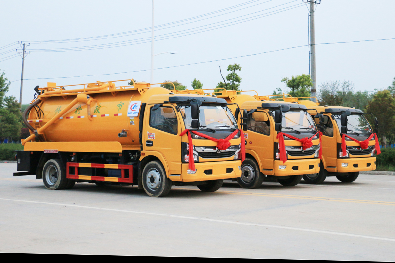 東風大多利卡清洗吸污車（一(yī)體罐）（清水 污水9.5方）