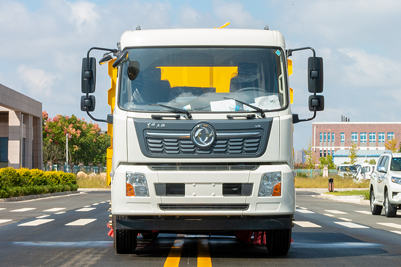 東風天錦掃路車（4水8塵）